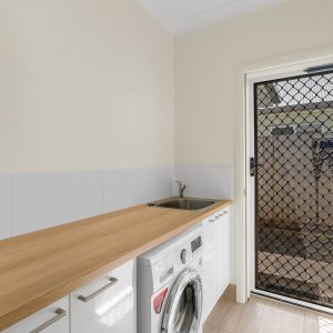 15 City View Crescent, Mooroobool, QLD 4870 AUS