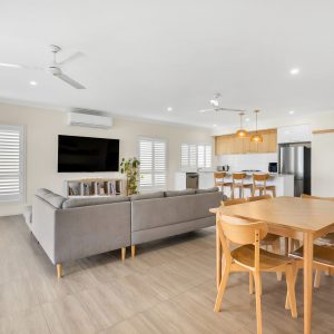 15 City View Crescent, Mooroobool, QLD 4870 AUS