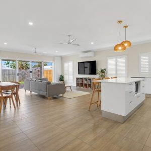 15 City View Crescent, Mooroobool, QLD 4870 AUS