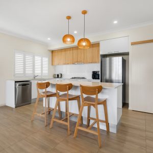 15 City View Crescent, Mooroobool, QLD 4870 AUS