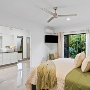 30-32 Nicholas Street, Clifton Beach, QLD 4879 AUS