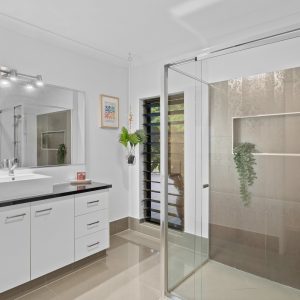 30-32 Nicholas Street, Clifton Beach, QLD 4879 AUS