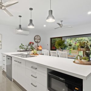30-32 Nicholas Street, Clifton Beach, QLD 4879 AUS