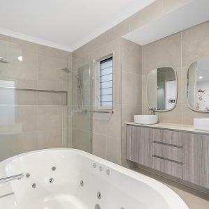 8 Headsail Drive, Trinity Beach, QLD 4879 AUS