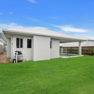 8 Headsail Drive, Trinity Beach, QLD 4879 AUS