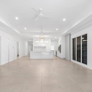 8 Headsail Drive, Trinity Beach, QLD 4879 AUS