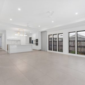 8 Headsail Drive, Trinity Beach, QLD 4879 AUS