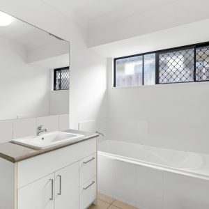 15 Ainscow Drive, Bentley Park, QLD 4869 AUS