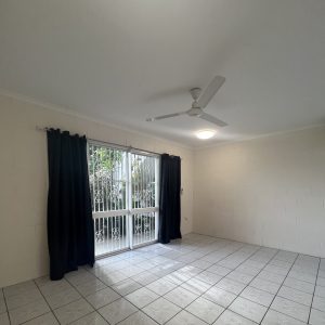 2/10-12 Joan Street, Bungalow, QLD 4870 AUS
