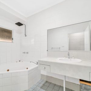 77 Bathurst Drive, Bentley Park, QLD 4869 AUS