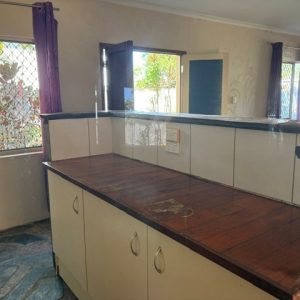1/466 Mccoombe Street, Mooroobool, QLD 4870 AUS
