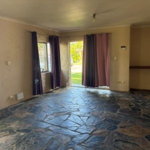1/466 Mccoombe Street, Mooroobool, QLD 4870 AUS