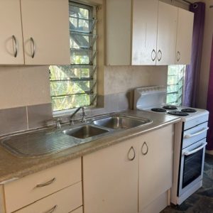 1/466 Mccoombe Street, Mooroobool, QLD 4870 AUS