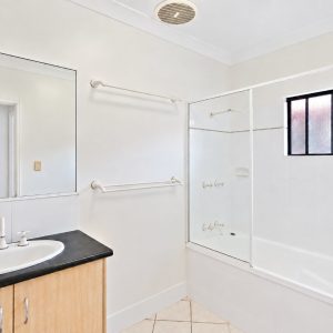 8 Cowie Close, Bentley Park, QLD 4869 AUS