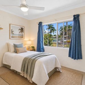 18 Caribbean Street, Holloways Beach, QLD 4878 AUS