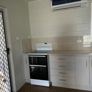 2/2-4 Bosanko Street, Manunda, QLD 4870 AUS