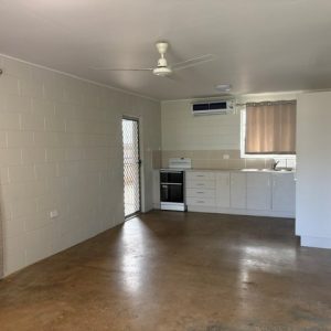 2/2-4 Bosanko Street, Manunda, QLD 4870 AUS