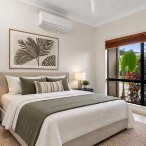 31 Elphinstone Street, Kanimbla, QLD 4870 AUS