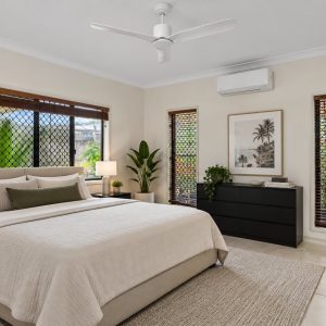 31 Elphinstone Street, Kanimbla, QLD 4870 AUS