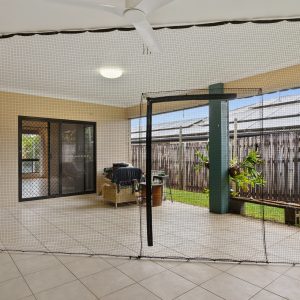 31 Elphinstone Street, Kanimbla, QLD 4870 AUS