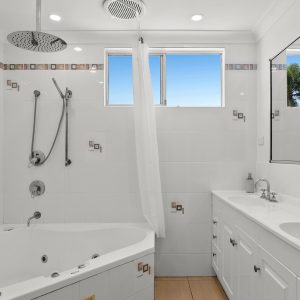 3 Ash Street, Holloways Beach, QLD 4878 AUS