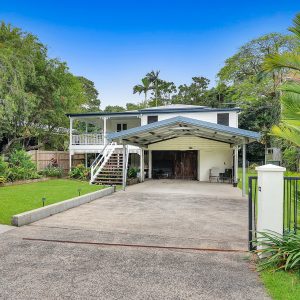 18 Bolton Street, Whitfield, QLD 4870 AUS