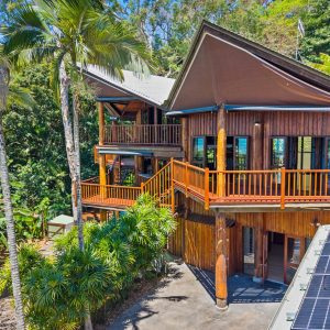 8 Trinidad Close, Trinity Beach, QLD 4879 AUS