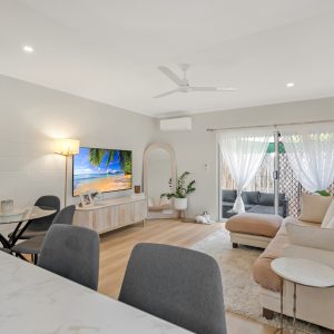 1/8 Short Street, Redlynch, QLD 4870 AUS