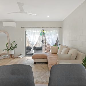 1/8 Short Street, Redlynch, QLD 4870 AUS