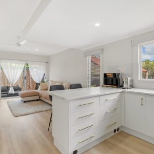 1/8 Short Street, Redlynch, QLD 4870 AUS