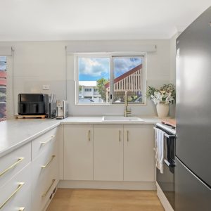1/8 Short Street, Redlynch, QLD 4870 AUS