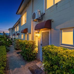 1/8 Short Street, Redlynch, QLD 4870