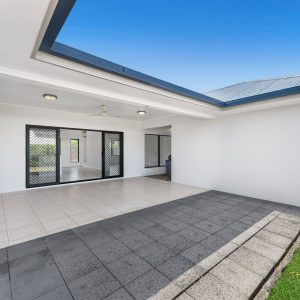 13 Craven Street, Redlynch, QLD 4870 AUS
