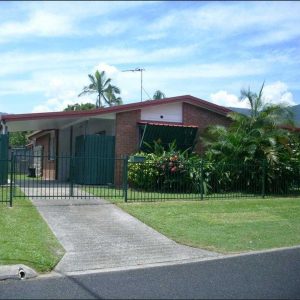 17 Long Street, Mooroobool, QLD 4870 AUS