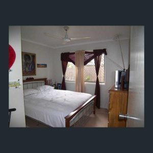 17 Long Street, Mooroobool, QLD 4870 AUS