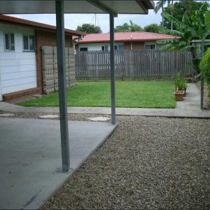17 Long Street, Mooroobool, QLD 4870 AUS