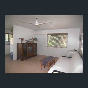 17 Long Street, Mooroobool, QLD 4870 AUS