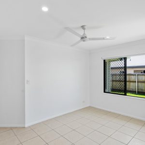 12 Hopkins Street, White Rock, QLD 4868 AUS