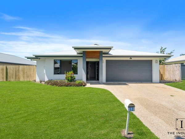 12 Hopkins Street, White Rock, QLD 4868